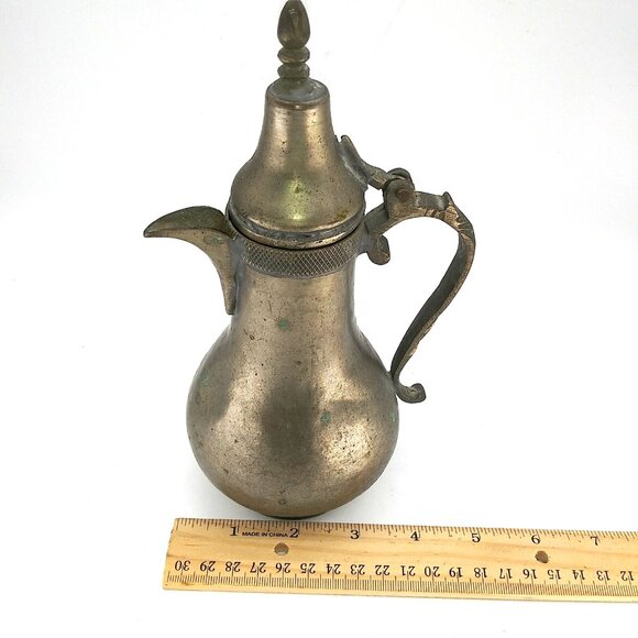 Vintage saudi arabia hinged metal Coffee pot 8"T by 6"W - Picture 10 of 10